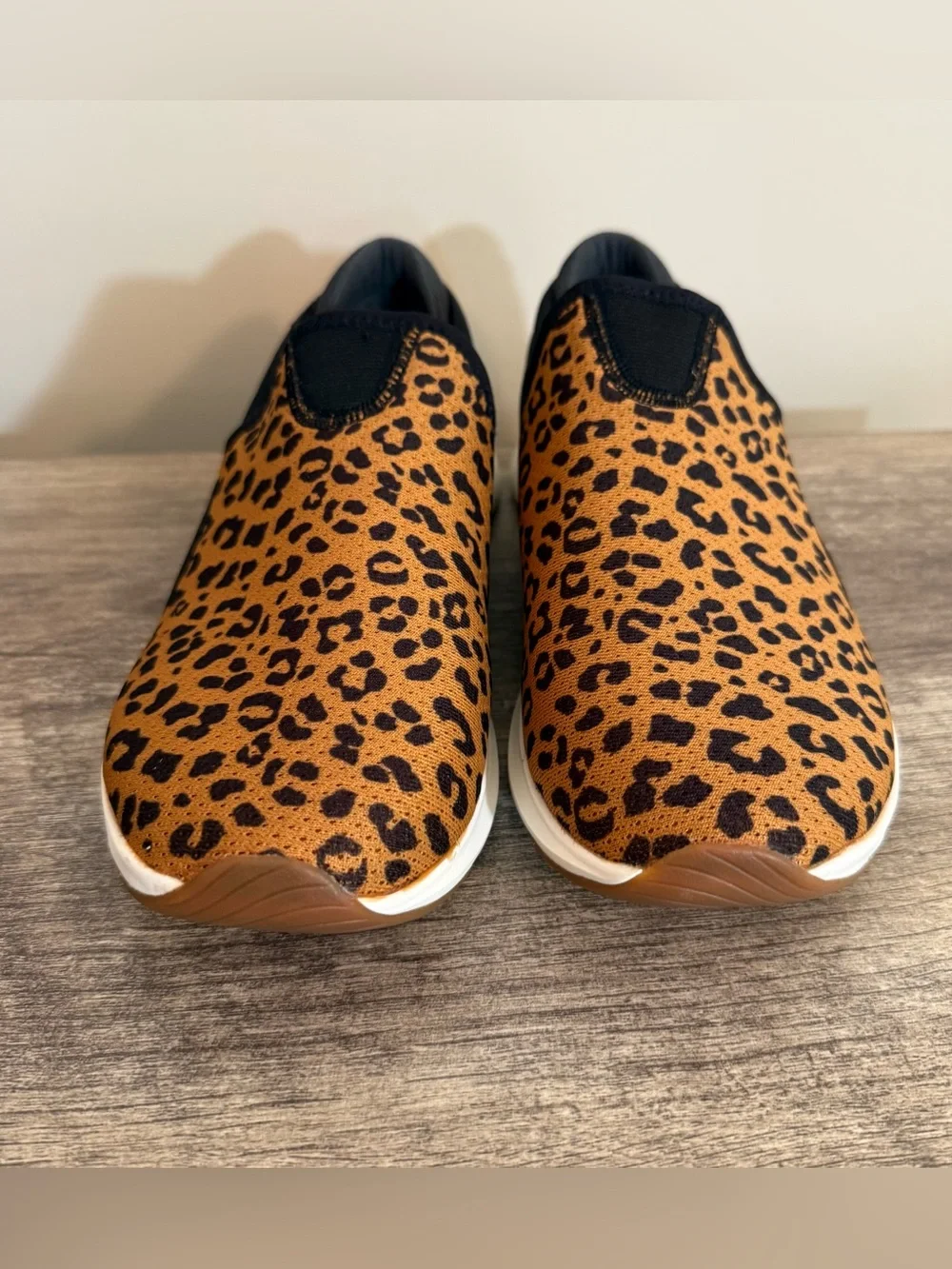 New Balance Dynasoft Slip On Cheetah Print Sneakers Women’s Size 7.5 Lightweight